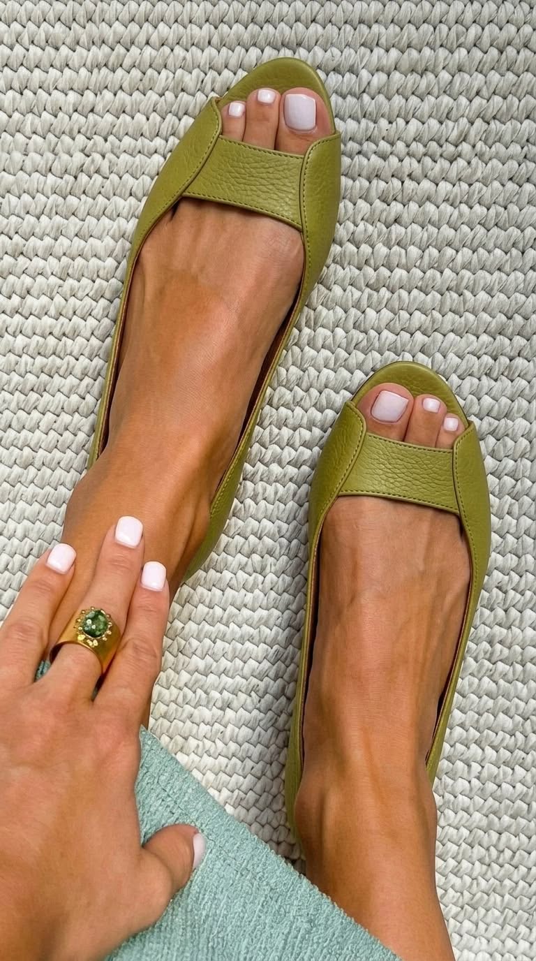 Adelina™ | Comfortable and Chic Gold Sandals
