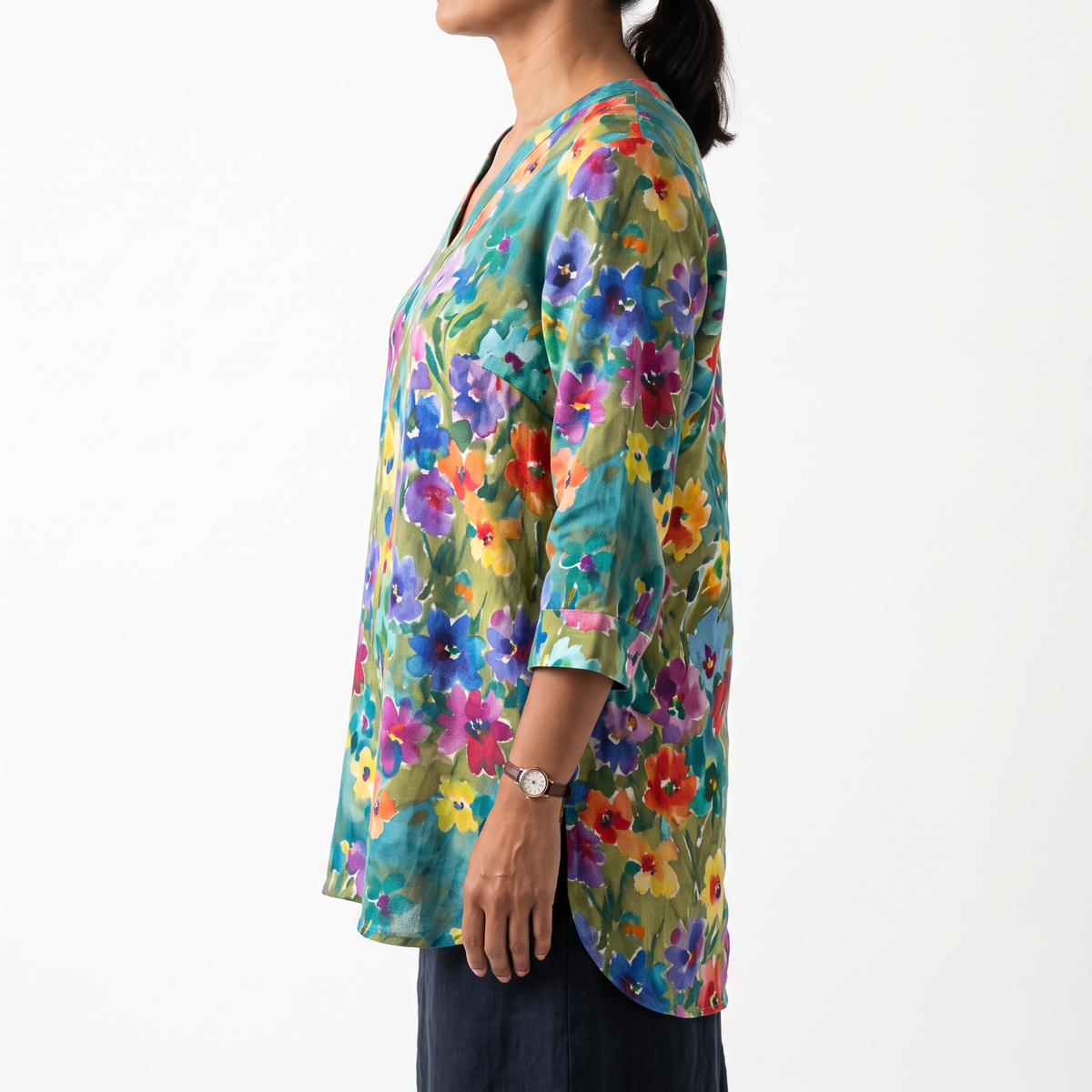 Maelle | Long Blouse with V-Neck